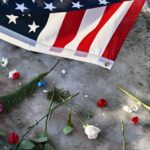 A secretária de Segurança Interna, Kristi Noem, disse que Renee Nicole Goode tentou atropelar os oficiais do ICE com seu veículo.