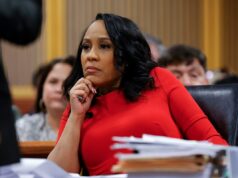Donald Trump exige mais de US$ 6 milhões do escritório de Fani Willis Fulton County District Attorney Fani Willis during a hearing in the case of the State of Georgia v. Donald John Trump at the Fulton County Courthouse on March 1, 2024, in Atlanta, Georgia.