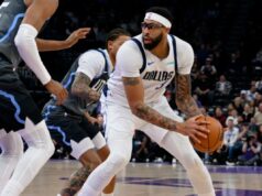 Duas ‘equipes principais’ surgem nos sorteios comerciais de Anthony Davis O atacante do Dallas Mavericks, Anthony Davis, à direita, enfrenta o guarda do Utah Jazz, Keyonte George, no centro, durante o primeiro tempo de um jogo de basquete da NBA, quinta-feira, 8 de janeiro de 2026, em Salt Lake City.