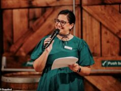 Duas regras simples de dieta impulsionaram minha perda de peso em Mounjaro depois que os jabs pararam de funcionar: Estacionei depois de reduzir seis tamanhos de vestido… com essas mudanças, alcancei meu objetivo Há dois anos, a celebrante de casamento Louise Peachman desequilibrou a balança para 101,5 kg (223,7 libras)