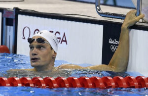 Duas vezes medalhista de ouro olímpico indiciado por supostamente estuprar a filha adolescente do treinador de natação PASCAL GUYOT/AFP via Getty Yannick Agnel em 2014.