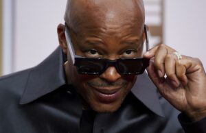 É claro que o novo time profissional de beisebol de Long Beach também será conhecido como Reguladores É claro que o novo time profissional de beisebol de Long Beach também será conhecido como Reguladores