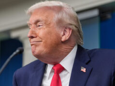 É hora do TACO para a Groenlândia depois que Trump fracassa em Davos O presidente Donald Trump fala durante uma reunião de líderes empresariais globais na Reunião Anual do Fórum Econômico Mundial em Davos, Suíça, quarta-feira, 21 de janeiro de 2026. (AP Photo/Evan Vucci)