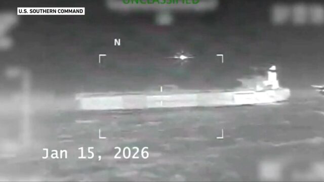 EUA apreendem sexto navio-tanque enquanto líder interino da Venezuela promete reforma do setor petrolífero
