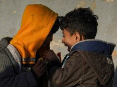 EUA lançam novos ataques retaliatórios contra o Estado Islâmico na Síria Cidadãos do bairro Sheik Maksoud são evacuados para uma área segura.