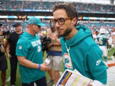 Eagles vinculados a Mike McDaniel após demitir coordenador ofensivo Eagles vinculados a Mike McDaniel após demitir coordenador ofensivo