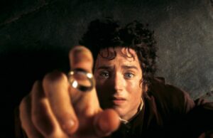 Elijah Wood diz que ‘não tenho permissão para confirmar’ o retorno de Frodo em ‘A caça a Gollum’ e ‘sua intenção é fazer outros filmes’ no universo de ‘O Senhor dos Anéis’ Elijah Wood diz que 'não tenho permissão para confirmar' o retorno de Frodo em 'A caça a Gollum' e 'sua intenção é fazer outros filmes' no universo de 'O Senhor dos Anéis'