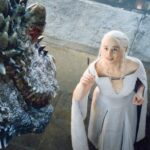 Emilia Clarke termina com o gênero de fantasia depois de 'Game of Thrones': 'É improvável que você me veja subir em um dragão novamente'