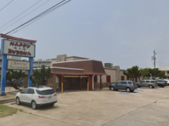 Empresas de jogos de azar ilegais fecham após ataques a propriedades comerciais e residenciais no Texas Pinças Feliz Buda. Polícia de Galveston invade vários sites de jogos de azar ilegais