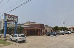 Empresas de jogos de azar ilegais fecham após ataques a propriedades comerciais e residenciais no Texas Pinças Feliz Buda. Polícia de Galveston invade vários sites de jogos de azar ilegais