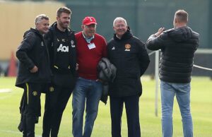 ‘Encantado’… O retorno de Michael Carrick pode dar nova vida a uma das características do ‘DNA’ do Man Utd de Sir Alex Ferguson – opinião Michael Carrick durante a partida da primeira rodada da Carabao Cup entre Huddersfield Town e Middlesbrough no John Smith's Stadium em 2023 em Huddersfield, Inglaterra.