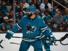 O defensor veterano está de volta aos Sharks, mas sua carreira na NHL está no limbo Enfrentando uma crise de escalação, San Jose Sharks coloca Nick Leddy em isenções