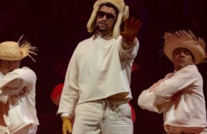 Enquanto o ICE invade cidades americanas, os artistas reagem antes do Grammy com ‘Mais dentes… mais raiva’ Enquanto o ICE invade cidades americanas, os artistas reagem antes do Grammy com 'Mais dentes... mais raiva'