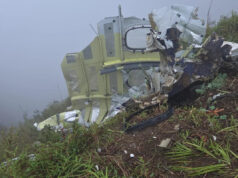 Equipes de resgate indonésias encontram destroços de avião em região montanhosa Yahoo news home