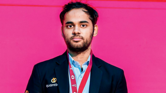 Erigaisi se contenta com empate rápido contra Niemann
