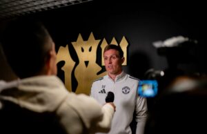 Escalação confirmada do Manchester United x Burnley, Darren Fletcher inicia Bruno Fernandes Bruno Fernandes jogando pelo Man Utd x Villa