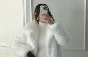 Esposa do Broncos QB Jarrett Stidham impressiona em Winter-White no AFC Championship Kennedy-Stidham-inline_3818028340419146921