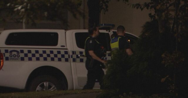 Esquadrão antibomba chamado para detonar ‘dispositivos suspeitos’ encontrados em propriedade de Melbourne
