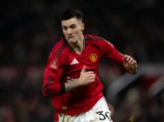 Esqueça Benjamin Sesko, Rene Meulensteen acha que outra contratação de verão do Man Utd simplesmente “não é boa o suficiente” Sherwood/Sesko