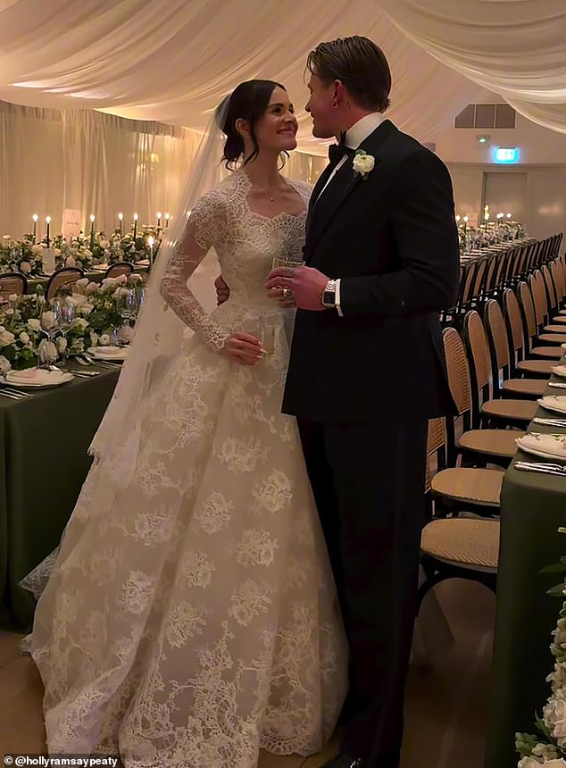 Esqueça os Beckhams e a brilhante sessão de fotos da Holly Ramsay trabalhou incansavelmente para produzir o casamento dos seus sonhos com o tricampeão olímpico de natação Adam Peaty em Bath Abbey, há pouco mais de uma semana.