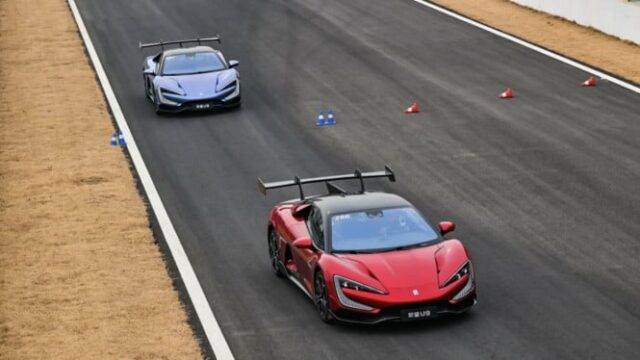 Esta é a sensação de experimentar o Yangwang U9, o supercarro que já causou polêmica no IShowSpeed
