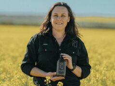 Esta família do Centro-Oeste está transformando sua colheita de canola em uma marca de óleo premium Esta família do Centro-Oeste está transformando sua colheita de canola em uma marca de óleo premium