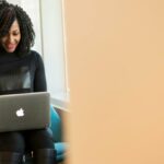 Esta ferramenta de IA permite comparar ChatGPT, Gemini, Grok e muito mais