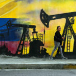 Estarão os EUA a desbloquear a riqueza petrolífera da Venezuela ou a explorá-la?