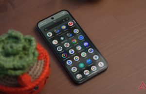 Este aplicativo traz o modo de economia de energia do Google Maps do Pixel 10 para Pixels mais antigos Google Pixel 9 Pro XL contra flores rosa