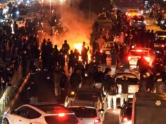 Estudantes iranianos na Austrália enfrentam ‘dias mais sombrios’ enquanto economia atinge mínimo histórico Estudantes iranianos na Austrália enfrentam 'dias mais sombrios' enquanto economia atinge mínimo histórico