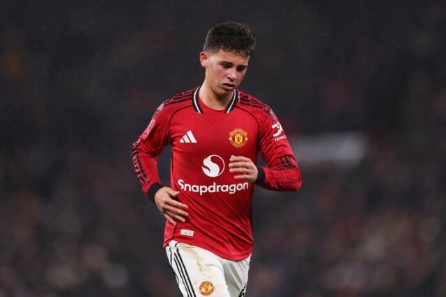 Shea Lacey recebe cartão vermelho