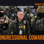 NOVA IORQUE, NY - 7 DE JANEIRO: Centenas de manifestantes anti-gelo se reuniram em Foley Square em resposta ao ICE matando Renee Good, residente de Minneapolis, em 7 de janeiro de 2026 na cidade de Nova York. Crédito: Katie Godowski/MediaPunch/IPX