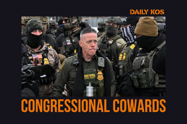 NOVA IORQUE, NY - 7 DE JANEIRO: Centenas de manifestantes anti-gelo se reuniram em Foley Square em resposta ao ICE matando Renee Good, residente de Minneapolis, em 7 de janeiro de 2026 na cidade de Nova York. Crédito: Katie Godowski/MediaPunch/IPX