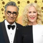 Relembre a amizade de 50 anos de Catherine O'Hara e Eugene Levy, desde o encontro em 1972 até agora
