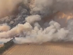 Evacuados disseram ‘não vá para casa’ quando os alertas de incêndio florestal foram rebaixados Evacuados disseram 'não vá para casa' quando os alertas de incêndio florestal foram rebaixados