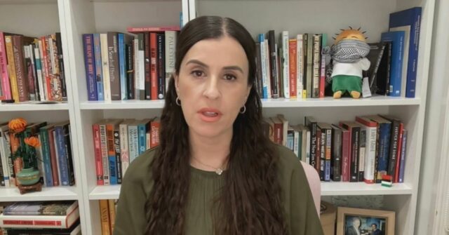 Três membros e o presidente do Conselho do Festival de Adelaide renunciaram após as consequências contínuas da polêmica decisão de expulsar a autora australiana-palestina Randa Abdel-Fattah da semana dos escritores de renome.