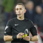 Ex-árbitro da Premier League David Coote recebe pena suspensa por acusação de imagem indecente