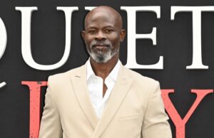 Ex-namorada de Djimon Hounsou, Riza Simpson, presa por agressão em meio a disputa Djimon Hounsou, ex-namorada, Riza Simpson, presa por supostamente agredi-lo em meio a uma disputa familiar