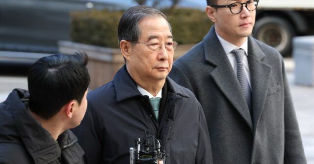 Ex-primeiro-ministro da Coreia do Sul considerado culpado de insurreição e condenado a 23 anos de prisão
