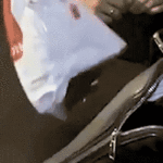 Ex-primeiro-ministro ucraniano acusado de subornar políticos com dólares americanos para enfraquecer o governo de Zelenskyy