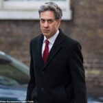 Exposto: Os números de fantasia que significam que o sonho Net Zero de Ed Miliband custará BILHÕES a mais do que o esperado