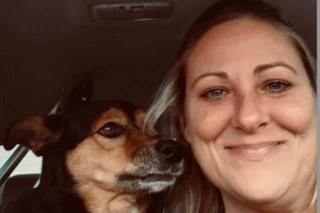 Rachel Green, uma mulher de 44 anos de Minnesota, morreu enquanto voava de Minneapolis para Londres no início deste ano (GoFundMe)