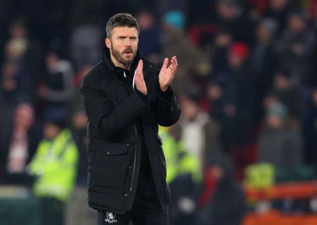 O técnico do Manchester United, Michael Carrick, comemora no final da partida da Premier League entre Manchester United e Arsenal em Old Trafford, em 2 de dezembro de 2021