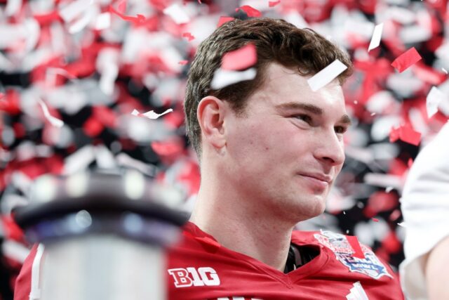 Fernando Mendoza envia mensagem para Miami antes do campeonato nacional
