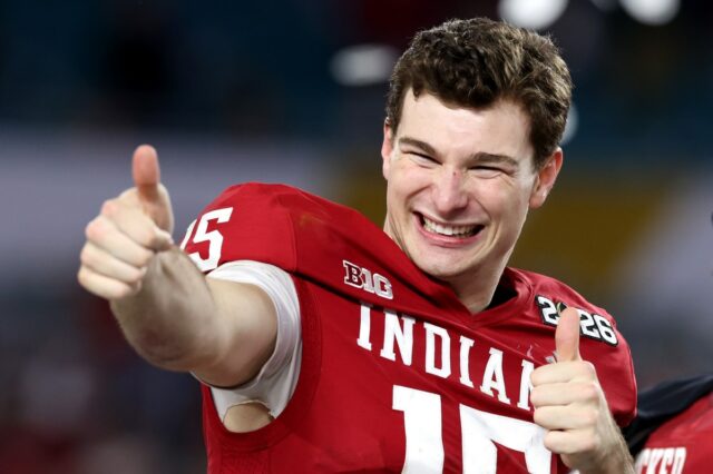 Fernando Mendoza revela como um QB do Hall da Fama o preparou para a NFL
