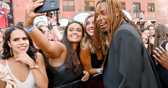 Fetty Wap, rapper que ‘conseguiu sair’ de sua cidade natal em NJ, deixa a prisão federal mais cedo
