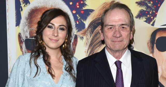 Tommy Lee Jones e sua filha Victoria Jones na estreia de 