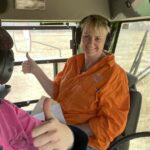 Filhos da equipe passam férias aprendendo os meandros da criação de cereais