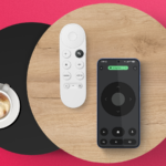 O controle remoto do Google TV Streamer com o logotipo Find My Remote ao seu redor.