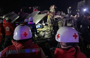 Forças israelenses matam dois no Líbano, antes da reunião de monitores da trégua Forças israelenses matam dois no Líbano, antes da reunião de monitores da trégua